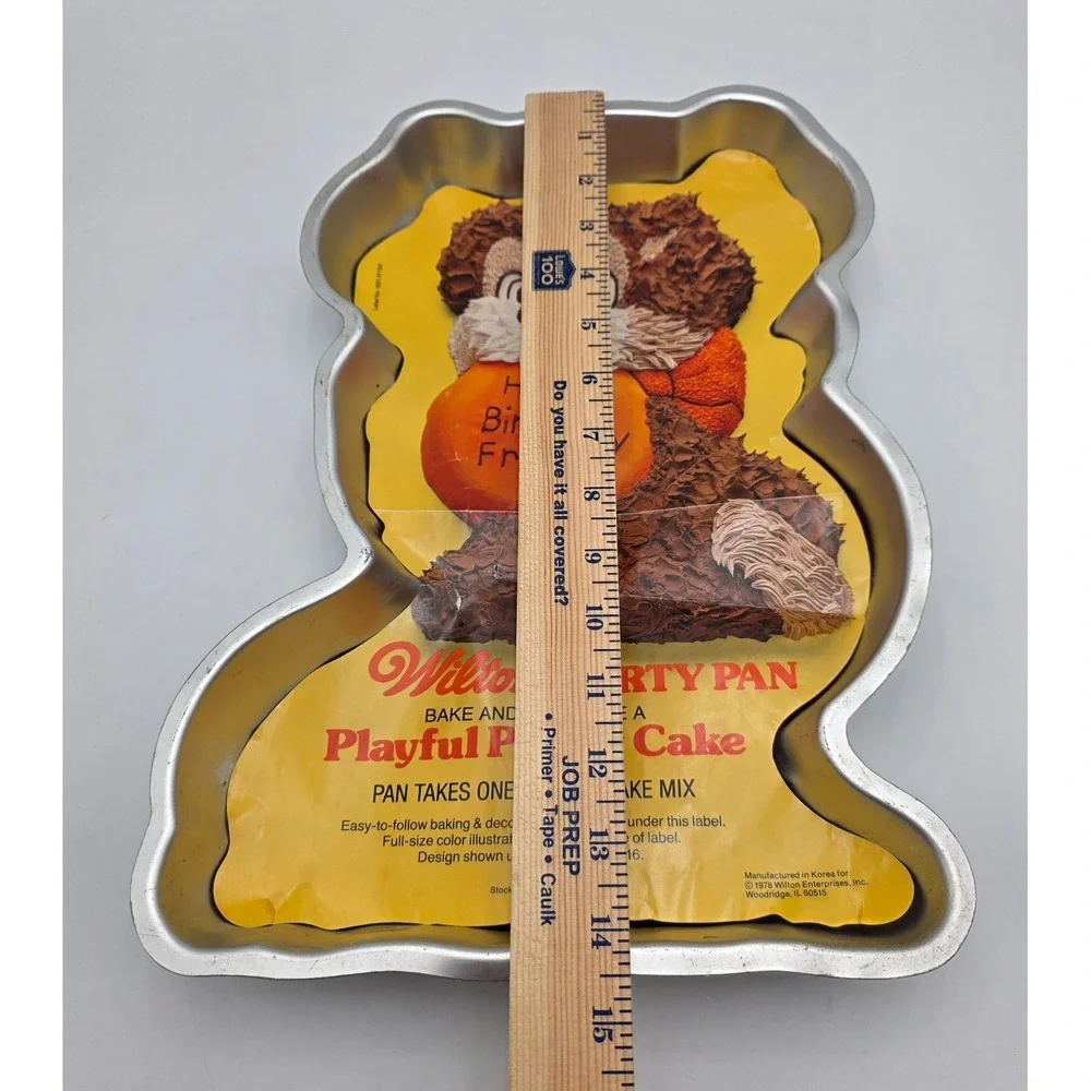 1978‎ Wilton Playful Puppy Cake Pan #502-7636 with Insert